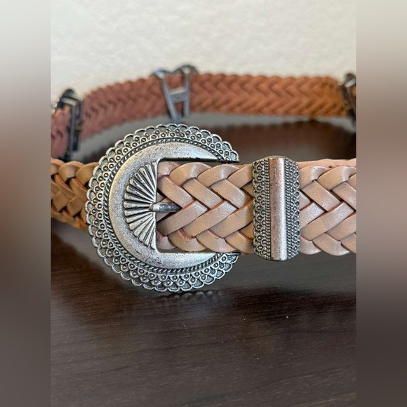 NUOVO Braided Leather Western Concho Belt – Boho Cowgirl Style – Size L Tan - Picture 3 of 10